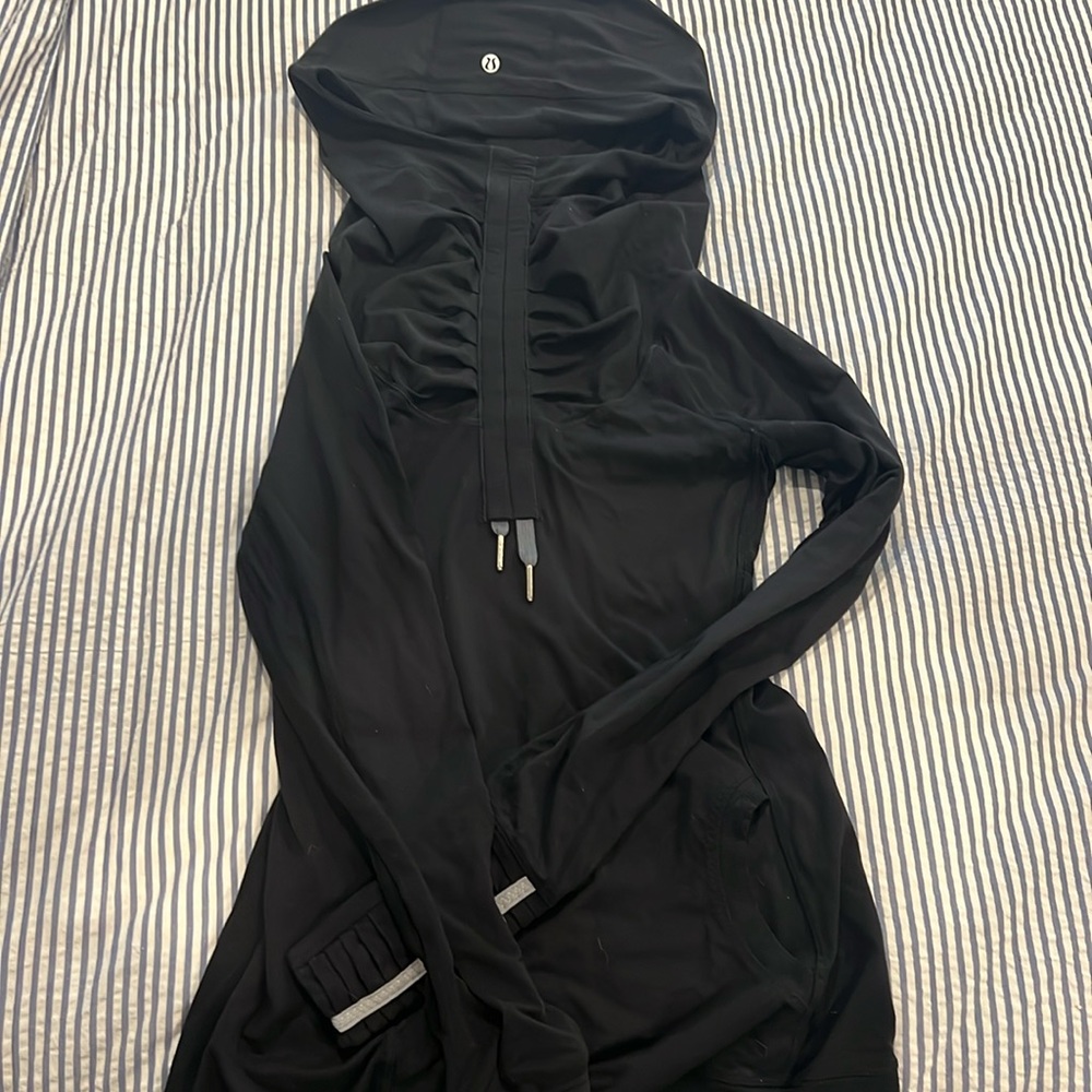 Lululemon cold weather running top side 6